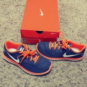 Nike Flex 2016 RN Girls GS Sz 7 Running